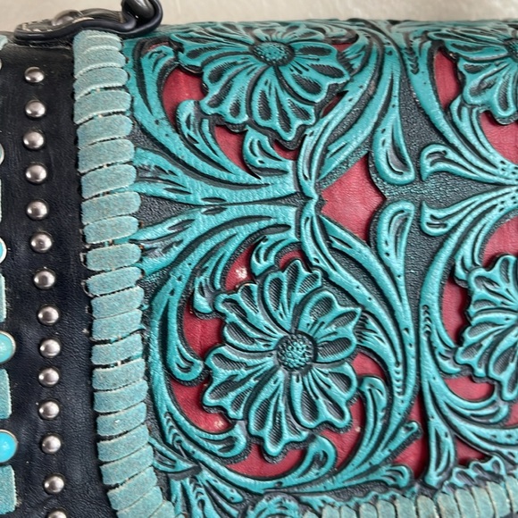 Trinity Ranch western tooled handbag - Picture 4 of 12